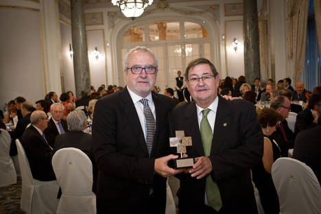 El presidente de Acofarma junto a Tomás Espuny, presidente de honor de Novaltia.