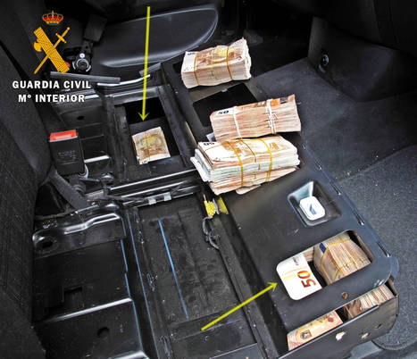 La Guardia Civil interviene 235.000 euros que intentaban sacar del país, ocultos en el chasis de un vehículo