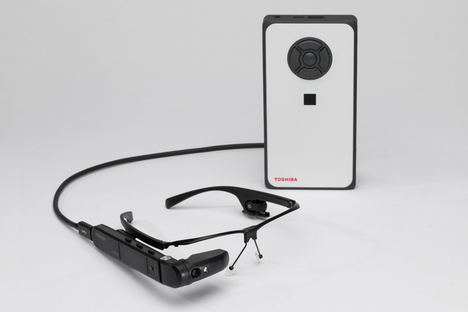 Toshiba lanza dynaedge, un dispositivo basado en tecnología Edge Computing, acompañado de unas gafas inteligentes de realidad asistida
