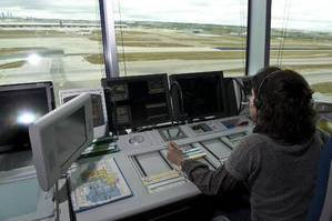 Más de 1.200 aspirantes optan a una de las 39 plazas de controlador de tránsito aéreo de ENAIRE