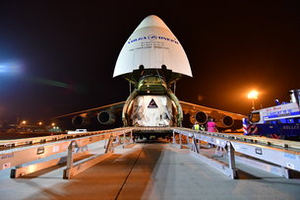 Envío del ESM para Orion a bordo de un avión Antonov.