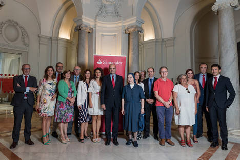 Banco Santander apoya en Andalucía numerosas acciones contra la exclusión social