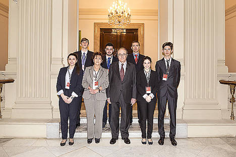 Cinco estudiantes del Colegio Sámer Calasanz, de Madrid, ganadores de la 6ª edición del Concurso Generación €uro