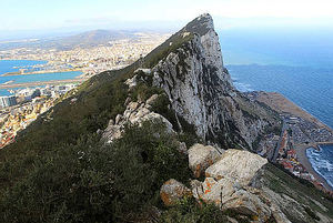 España firma con el Reino Unido un Tratado fiscal sobre Gibraltar
