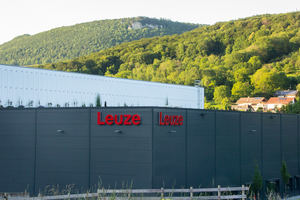 El nuevo centro de distribución internacional de Leuze entra en funcionamiento solo un año después de iniciar su construcción