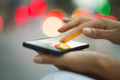 Worldline colabora con la start-up fintech SnapSwap para integrar la tarjeta de crédito en su aplicación de pago por mensajería móvil