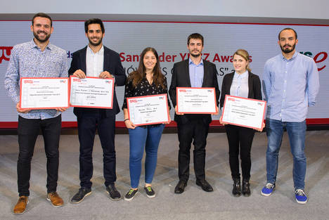 Grupo de los emprendedores premiados en esta edición de Santander YUZZ.