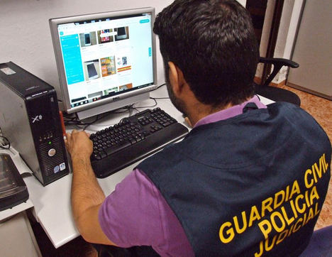 La Guardia Civil desmantela un grupo criminal especializado en estafas con la venta de teléfonos por Internet