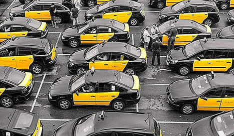 El conflicto entre el Taxi y las VTC revela la incompetencia de los populistas y separatistas que mal gobiernan Barcelona y Cataluña