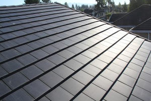 Una innovadora teja con modulo solar PV integrado, una solución idónea para captar energía solar mediante tejas en la cubierta de tu edificio