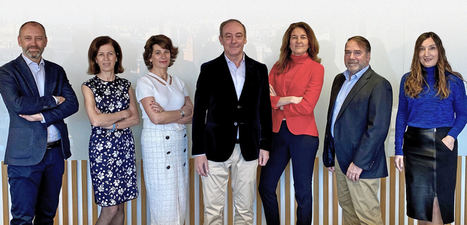 De izqda. a dcha.: Carlos Palos, Ana Baranda, Sonia Calzada, Vicente Cancio, Beatriz Valentí, Agustín Fernández, Marga Gabarró.